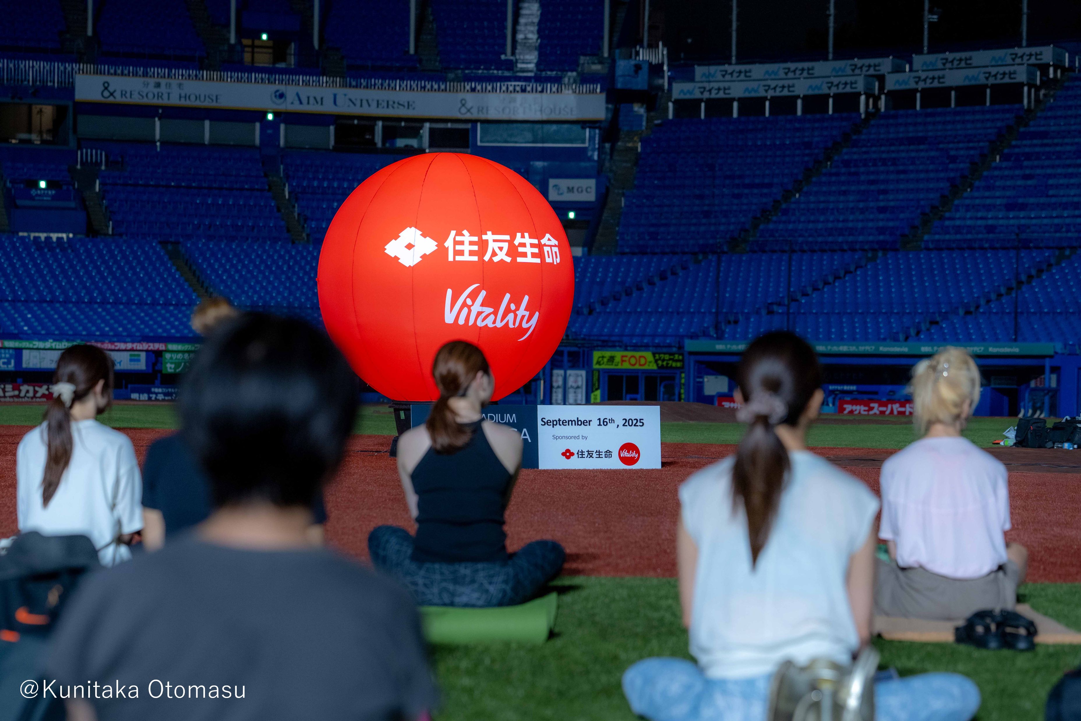 神宮スタジアムナイトヨガ